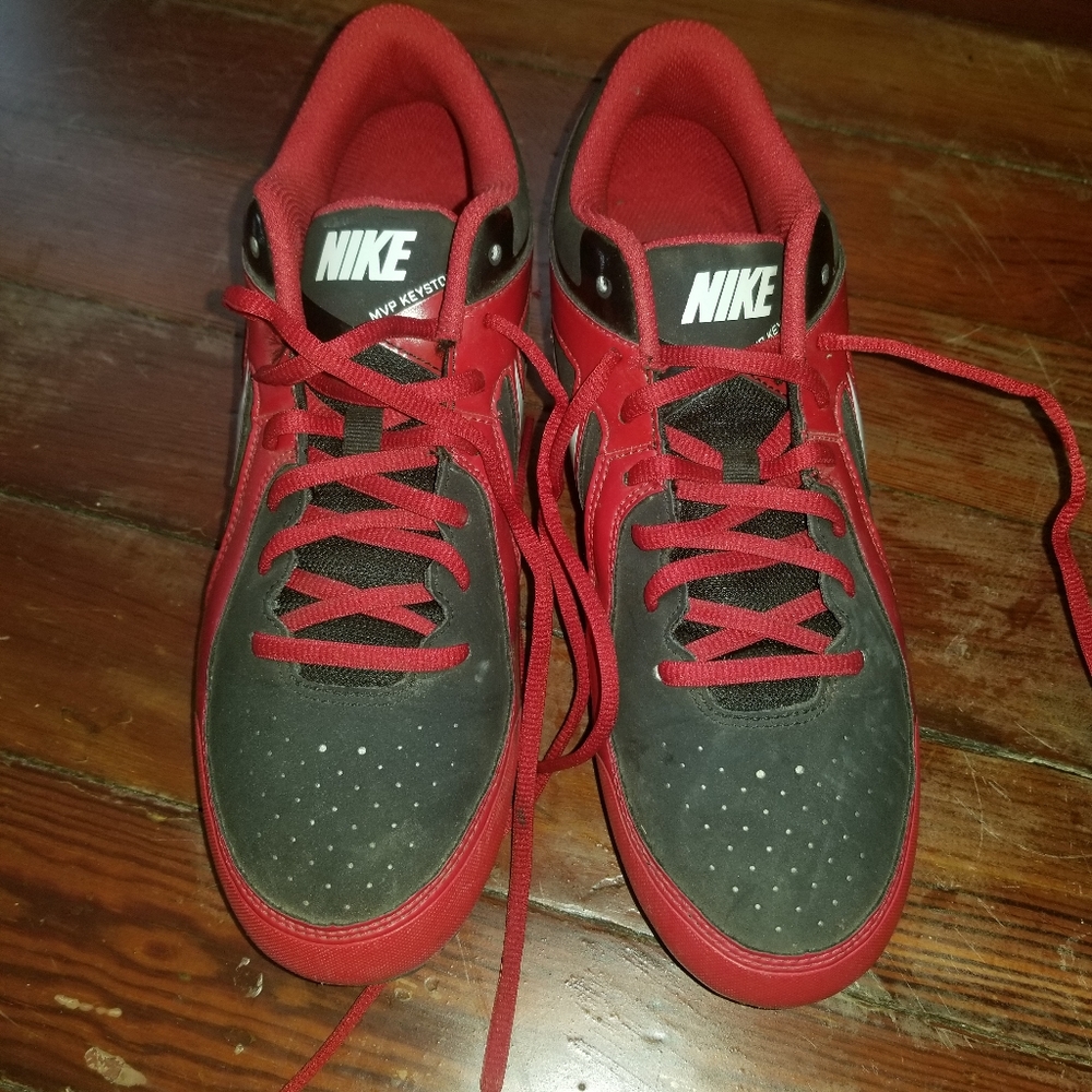 Boys baseball cleats 8.5